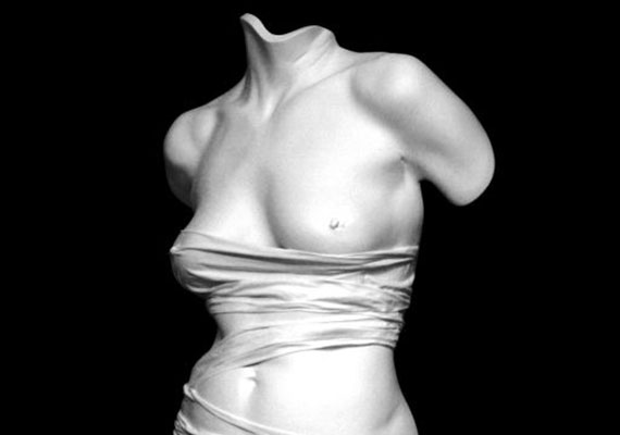 Скульптурные слепки женского тела